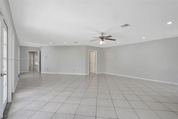 Empty room, Interior, Recessed Lighting