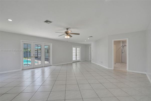 Empty room, Interior, Recessed Lighting