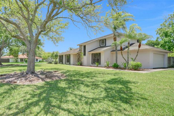 Backyard, Detached Garage, Exterior