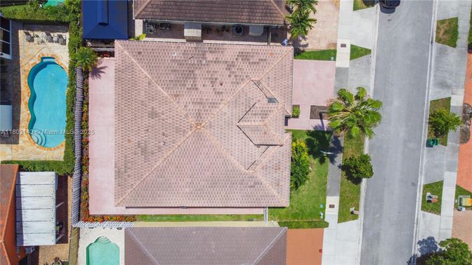 Exterior, Drone