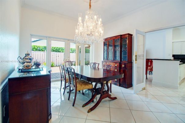 Chandelier, Dining room, Interior