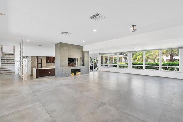 Fireplace, Interior, Kitchen, Recessed Lighting