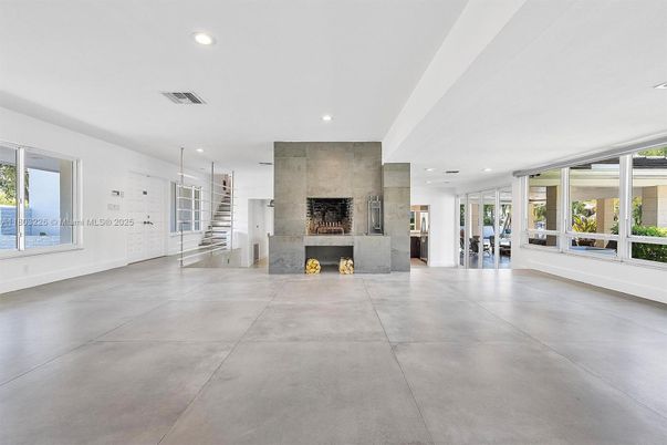 Fireplace, Interior, Recessed Lighting
