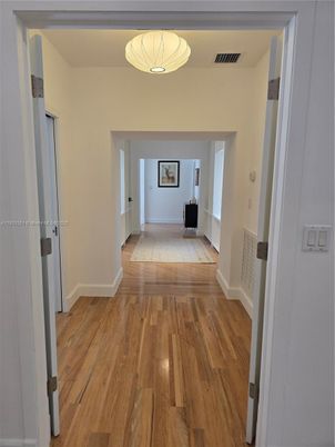 Interior, Pendant Lights, Wood Texture Flooring