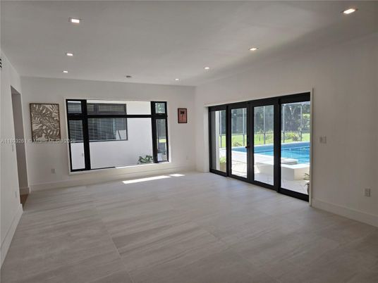 Empty room, Interior, Recessed Lighting