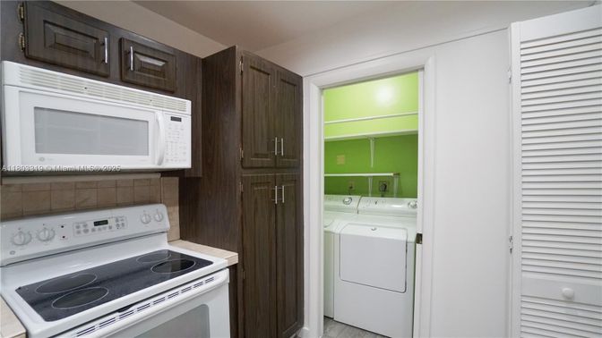 Interior, Utility Closets, Washer