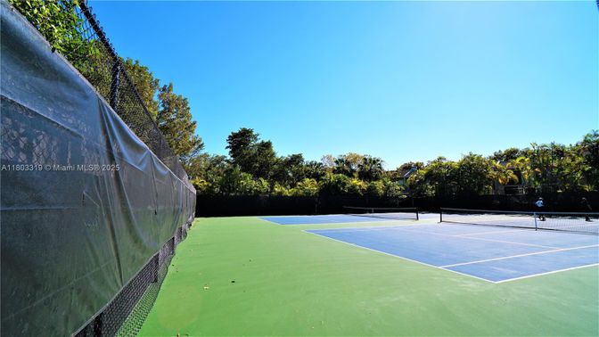 Exterior, Tennis Courts
