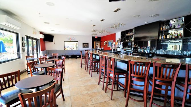 Dining room, Interior, Pendant Lights, Recessed Lighting