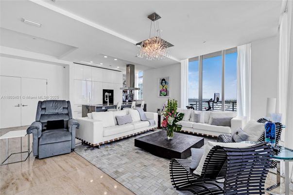 Chandelier, Interior, Kitchen, Living room, Pendant Lights, Recessed Lighting, Stainless Steel Appliances
