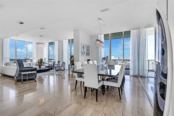 Chandelier, Dining room, Interior, Living room