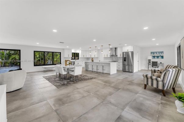 Dining room, Interior, Kitchen, Pendant Lights, Recessed Lighting, Stainless Steel Appliances