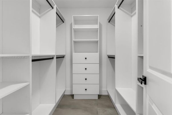 Interior, Walk-in Closets