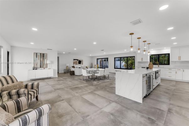 Dining room, Interior, Kitchen, Living room, Pendant Lights, Recessed Lighting, Stainless Steel Appliances