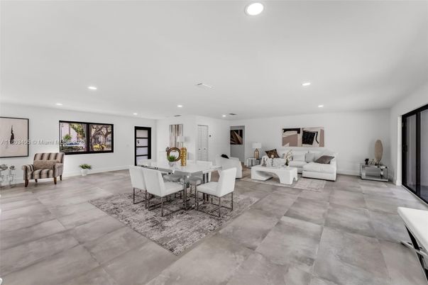 Dining room, Interior, Living room, Recessed Lighting