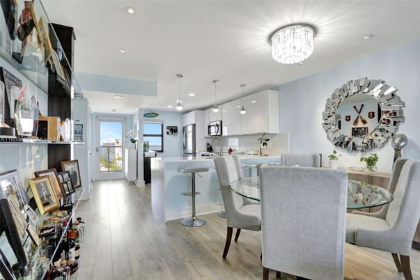 Chandelier, Dining room, Interior, Kitchen, Pendant Lights, Recessed Lighting, Wood Texture Flooring