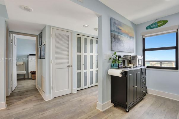 Interior, Recessed Lighting, Wood Texture Flooring