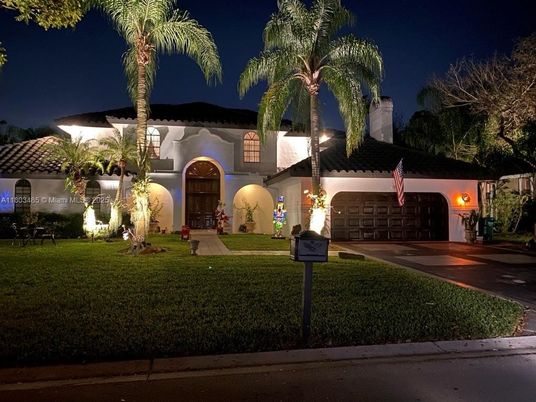 Attached, Exterior, Facade, Spanish Mediterranean