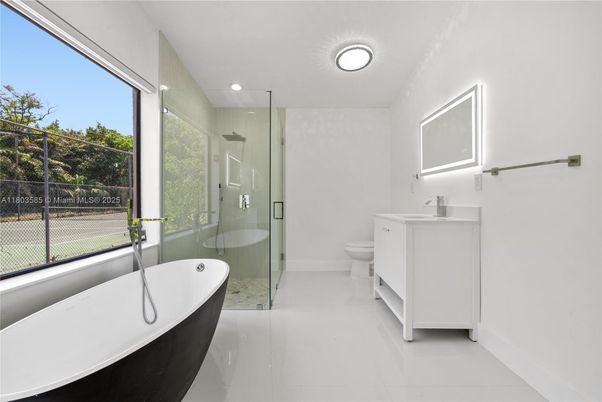 Bathroom, Free Standing Baths, Glass Shower, Interior, Recessed Lighting