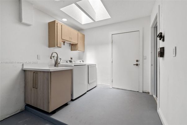 Interior, Recessed Lighting, Washer
