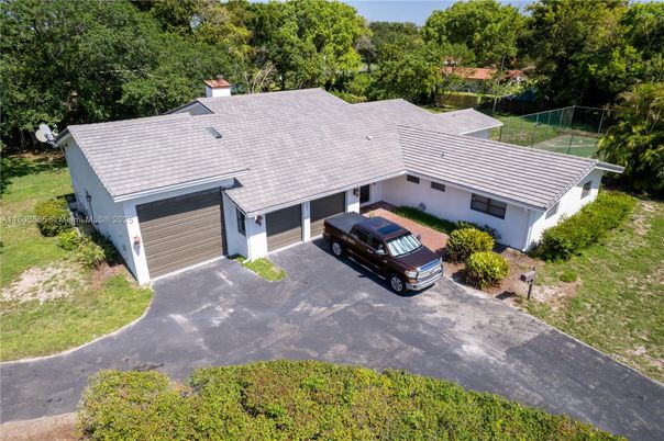 Exterior, Drone