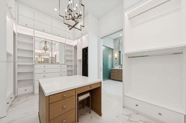 Interior, Marble, Pendant Lights, Recessed Lighting, Walk-in Closets