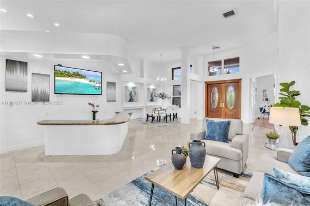 Dining room, Interior, Living room, Pendant Lights, Recessed Lighting