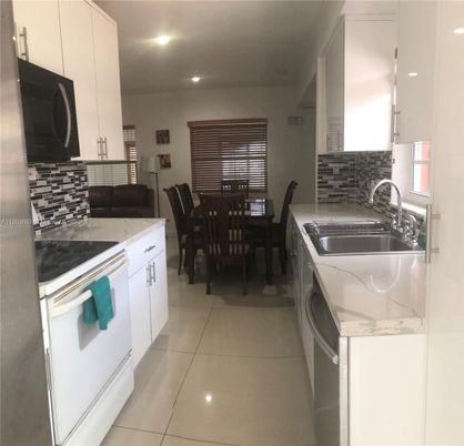 Dining room, Interior, Kitchen, Recessed Lighting