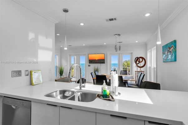 Dining room, Interior, Kitchen, Pendant Lights, Recessed Lighting, Stainless Steel Appliances