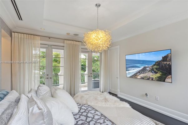Bedroom, Chandelier, Interior, Recessed Lighting