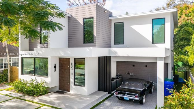 Attached, Exterior, Facade, Modern