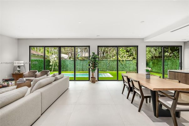 Dining room, Interior, Living room, Recessed Lighting