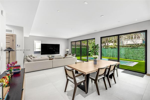 Dining room, Interior, Living room, Recessed Lighting