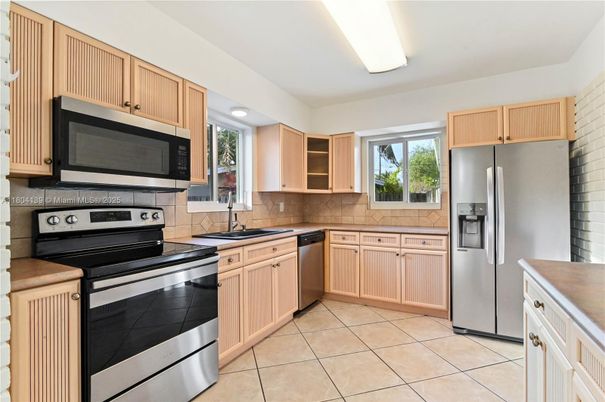 Interior, Kitchen, Stainless Steel Appliances