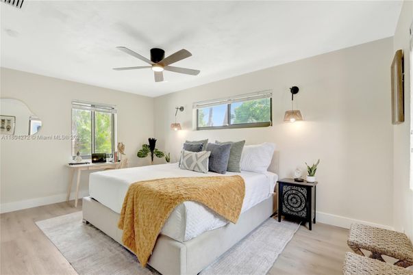 Bedroom, Interior, Pendant Lights, Wood Texture Flooring