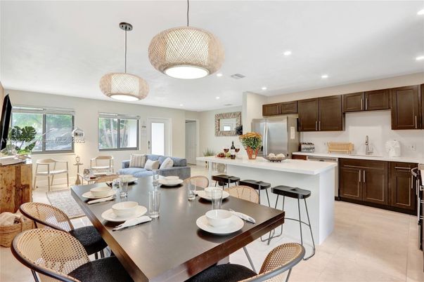 Dining room, Interior, Kitchen, Living room, Pendant Lights, Recessed Lighting, Stainless Steel Appliances