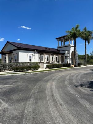 Exterior, Facade, Mediterranean