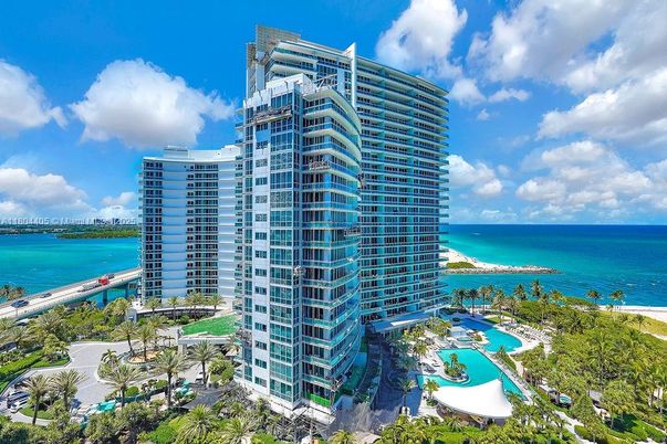 Exterior, Facade, Condo Building