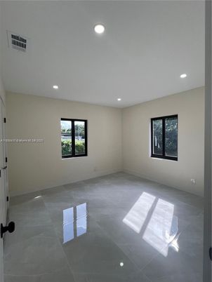 Empty room, Interior, Recessed Lighting