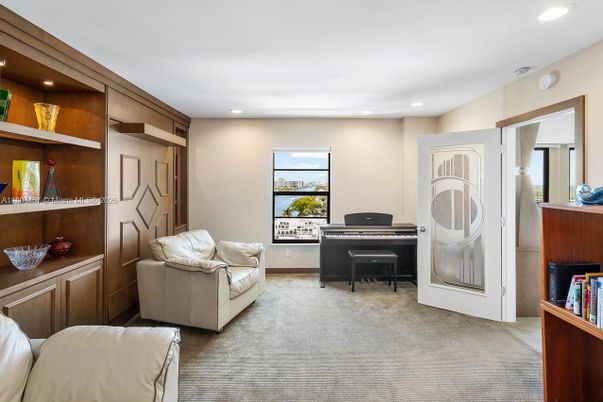 Interior, Piano, Recessed Lighting