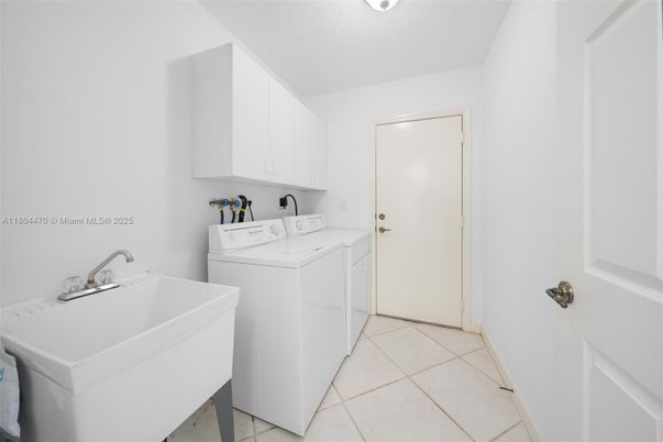 Interior, Washer