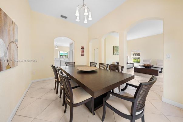 Dining room, Interior, Pendant Lights, Recessed Lighting