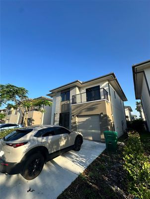 Attached, Exterior, Facade, Modern
