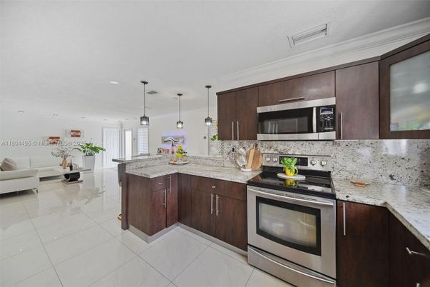 Interior, Kitchen, Living room, Pendant Lights, Stainless Steel Appliances