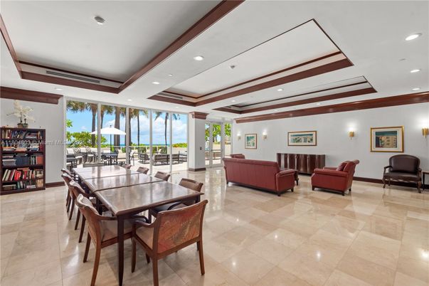 Dining room, Interior, Living room, Recessed Lighting
