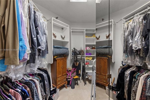 Interior, Walk-in Closets
