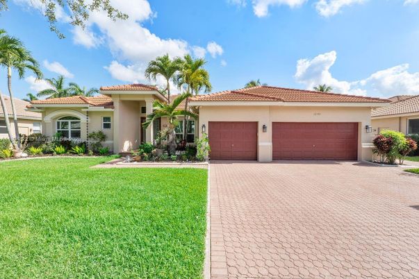 Attached, Backyard, Exterior, Facade, Mediterranean