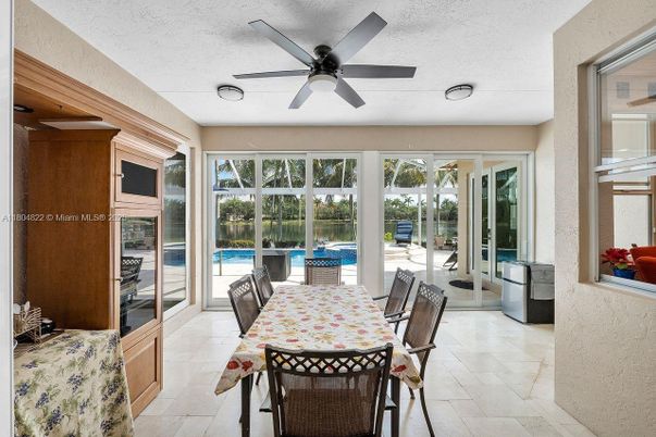 Dining room, Interior, Sun Room