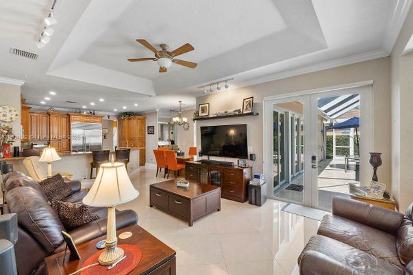 Chandelier, Dining room, Interior, Kitchen, Living room, Recessed Lighting, Stainless Steel Appliances
