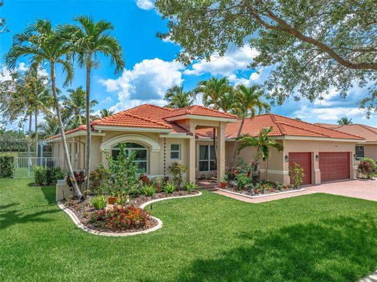Attached, Backyard, Exterior, Facade, Mediterranean