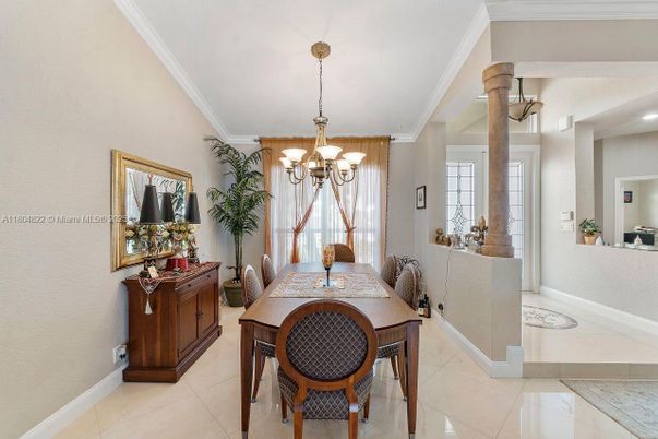 Chandelier, Dining room, Interior